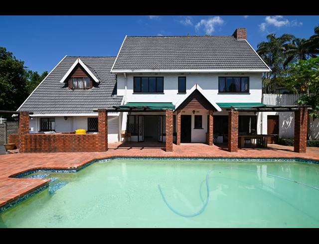 4 BEDROOM FREEHOLD TO LET IN COWIES HILL